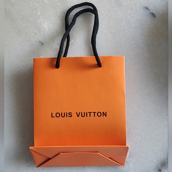 🔥LUX GIFT BAG🔥 - Picture 1 of 2